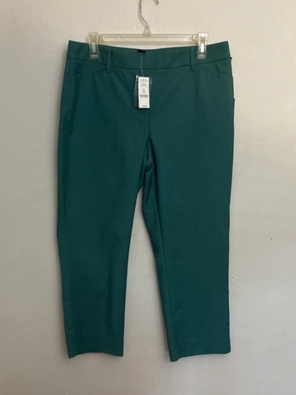 6-11 White House Black market Perfect form Crop Pants green 10 NWT Straight